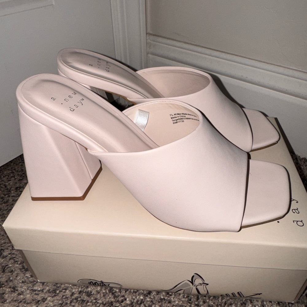 A New Day Women's cream Block Heel Mules